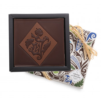 Carré chocolat noir motifs Maori livraison express cadeau chocolat artisanal