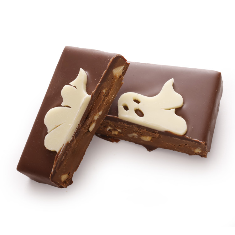Bouchée fantôme chocolat au lait et gianduja noisettes Halloween découpe