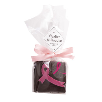 Bouchée pâte de fruits fraise chocolat noir octobre rose