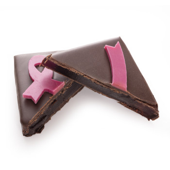 Bouchée pâte de fruits fraise chocolat noir octobre rose