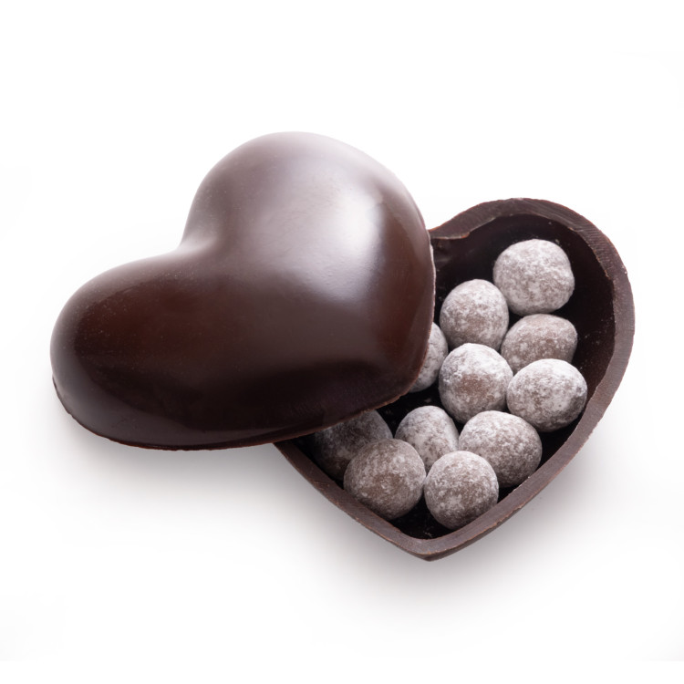 Moulage coeur garniture noisettes lait caramel