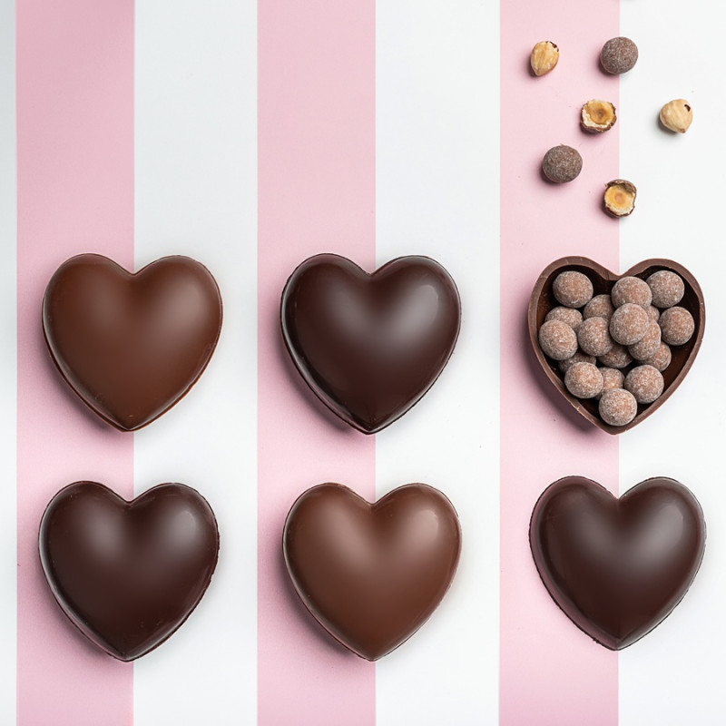 MOULAGE COEUR CHOCOLAT NOIR LAIT GARNITURE NOISETTES LAIT CARAMEL CADEAU CHOCOLATS SAINT-VALENTIN