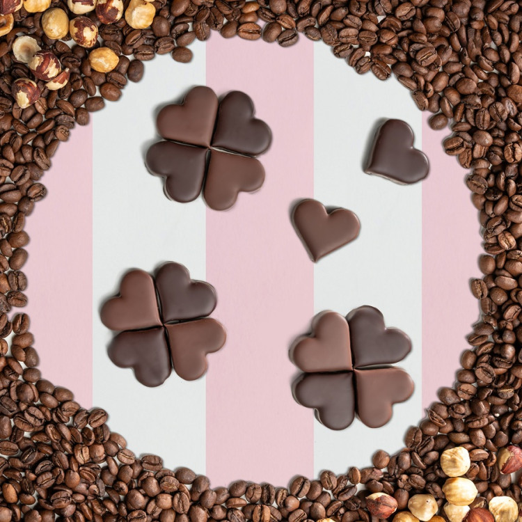Bonbons coeurs praliné café noisettesnoir lait chocolats saint valentin