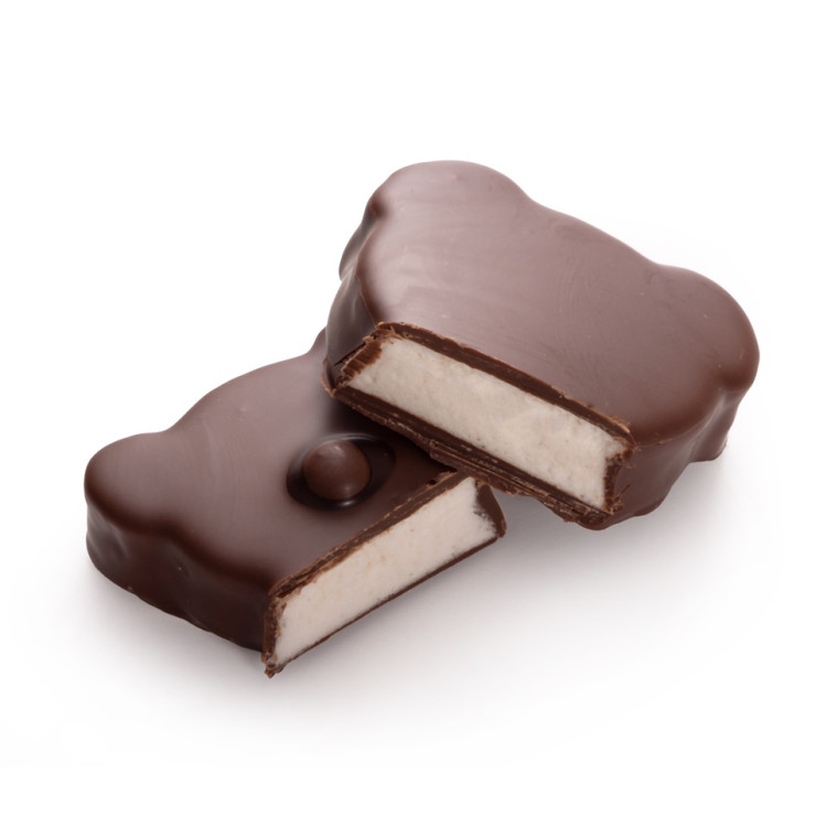 Découvrez notre Ourson en chocolat au lait, au cœur de guimauve légère délicatement parfumée à la vanille.