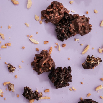 Amarocks noir lait bâtonnets d'amandes caramélisés livraison chocolat artisanal pays basque livraison 24h