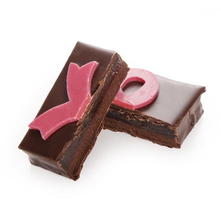 Bouchée Octobre Rose à la pâte de fruit poire et ganache vanille de Madagascar