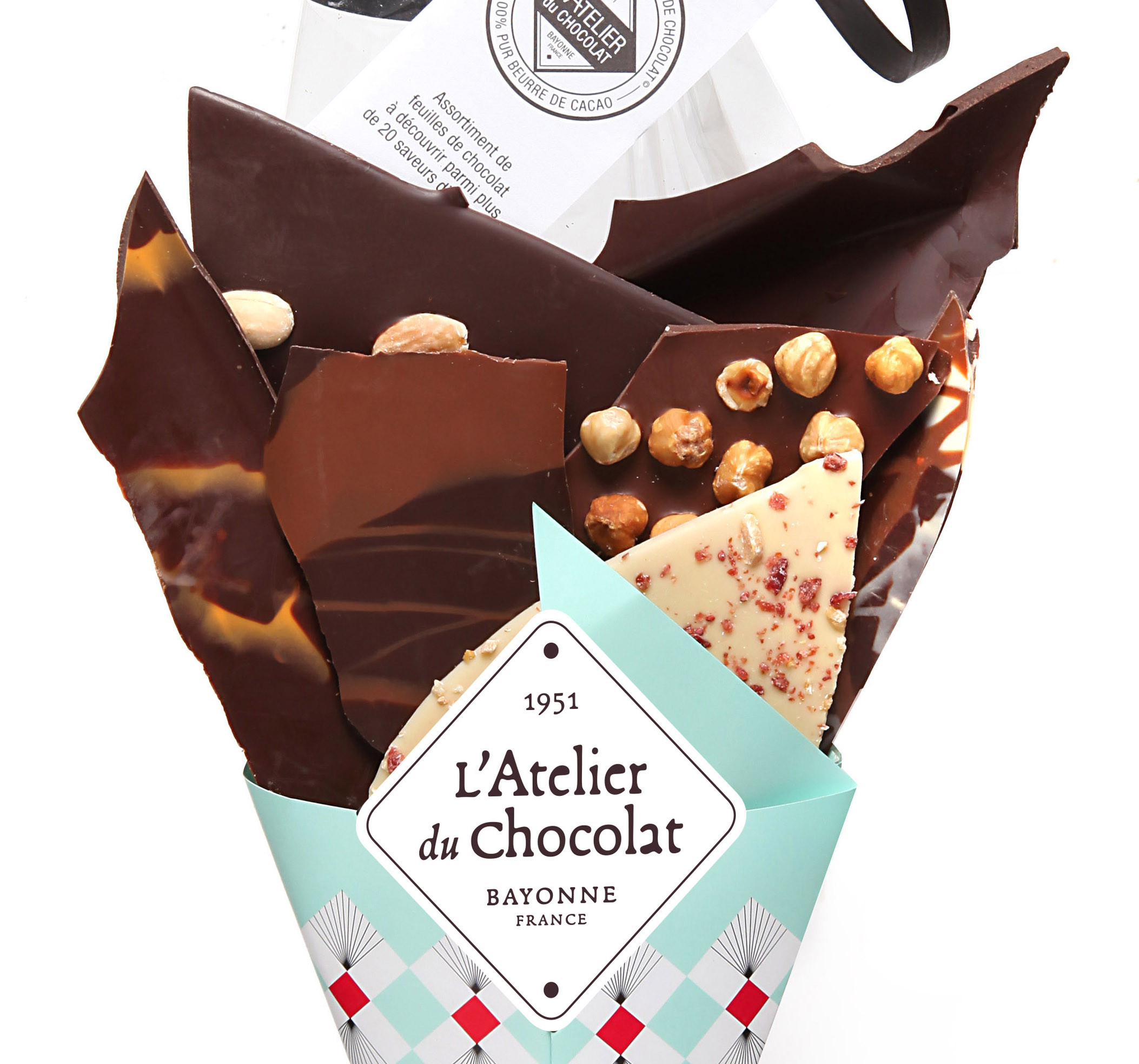  « En voyant une compression du sculpteur César, j’ai eu envie de donner à de fines feuilles de chocolat l’aspect du métal froissé, puis de les casser et de les présenter en bouquet. »